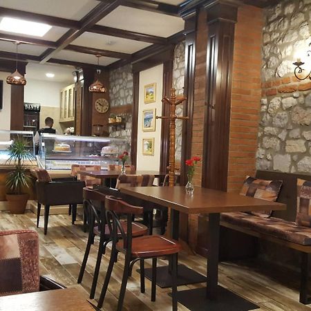 Vila Dante Boutique Hotel Tushemisht Екстер'єр фото